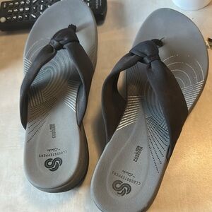 Cloudsteppers by Clarks Black and Gray Sandals with Ergonomic Design